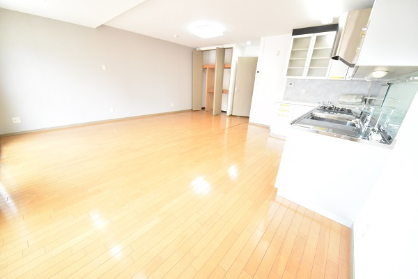 呉市中央３丁目の賃貸マンションの居間・リビング