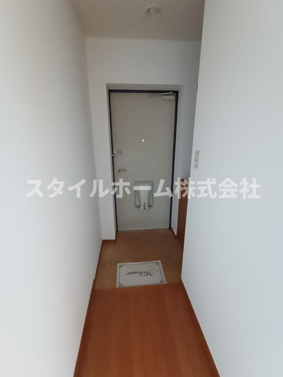 エスポワールの玄関|同建物内別部屋の写真です。