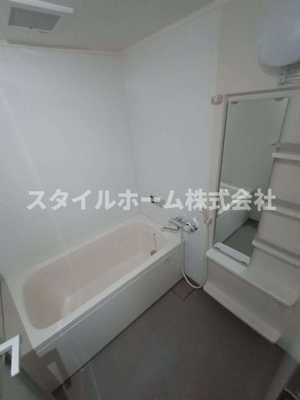 エスポワールの浴室|同建物内別部屋の写真です。