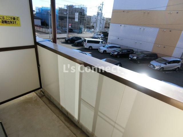 【バルコニー】 | ワカユーヒルズ | ２階のお部屋で晴れたには洗濯物もたくさん干せます。