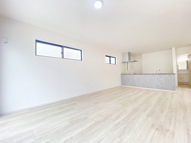 『八王子市新築戸建て』八王子市富士見町33-6【仲介手数料無料】　８期の居間・リビング|～仲介手数料無料☆八王子ひなた不動産～八王子市富士見町　新築戸建て
