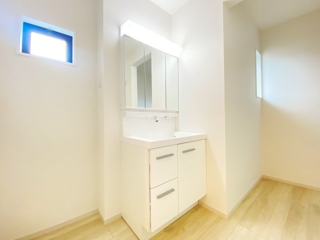 『八王子市新築戸建て』八王子市富士見町33-6【仲介手数料無料】　８期の独立洗面台|～仲介手数料無料☆八王子ひなた不動産～八王子市富士見町　新築戸建て