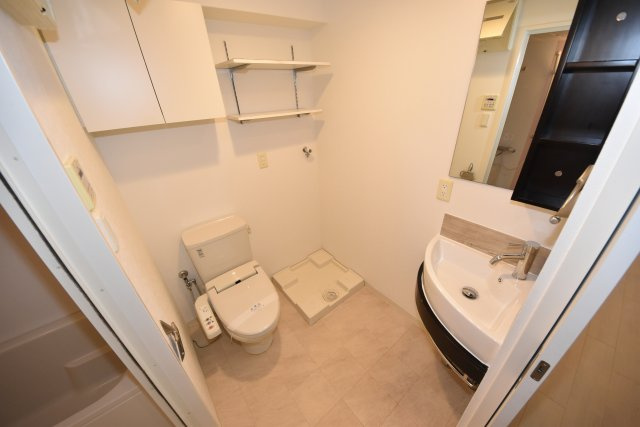 エステムコート難波EASTレオルガの独立洗面台