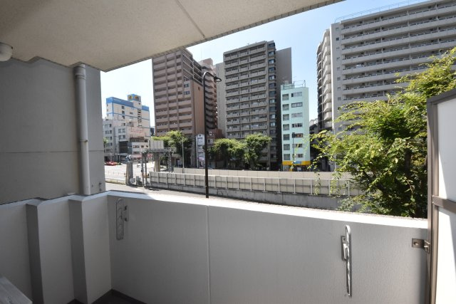 エステムコート難波EASTレオルガのバルコニー