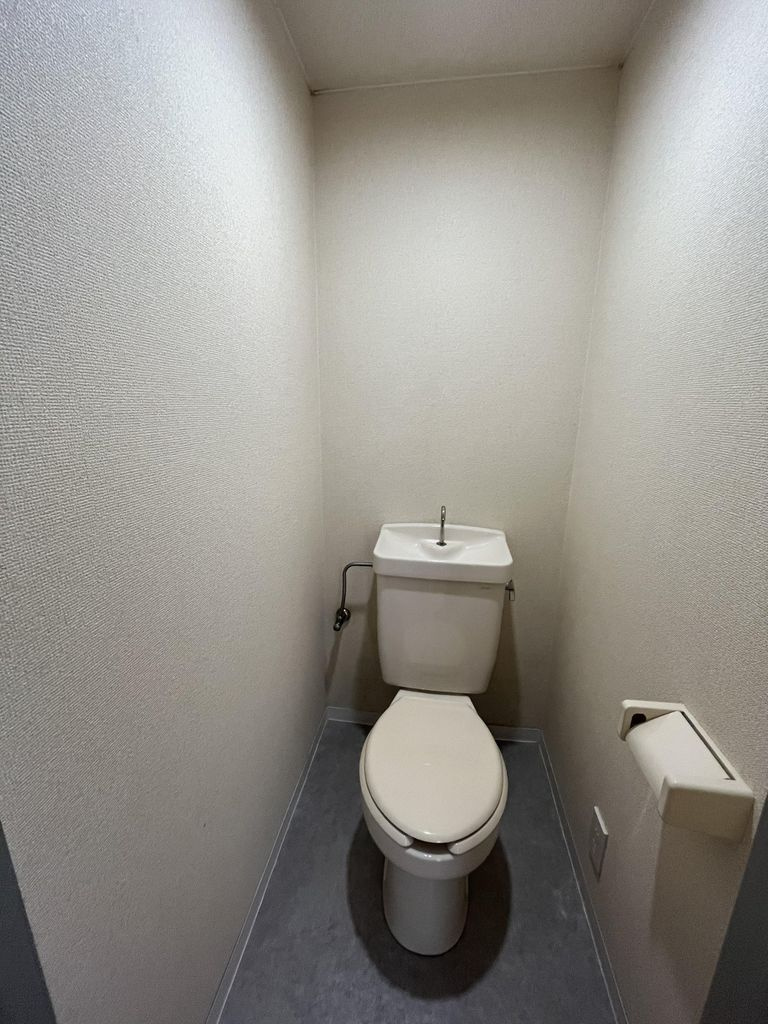 川崎市麻生区高石３丁目の賃貸マンションのトイレ