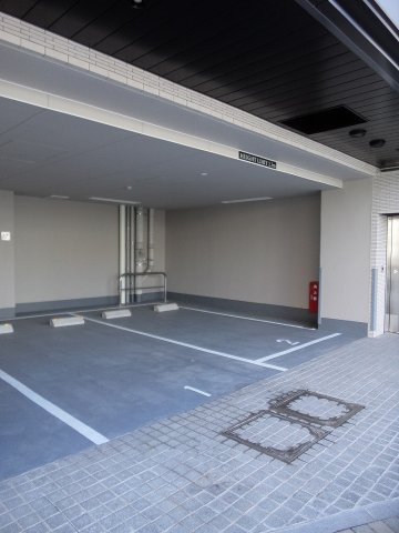 ザ・パークハビオ駒込の駐車場