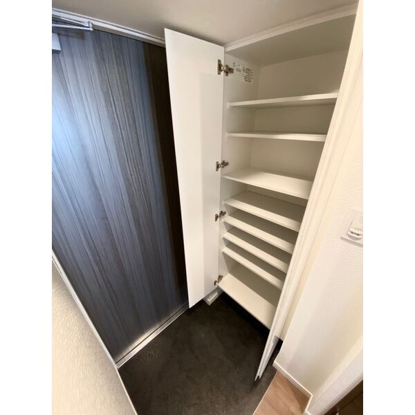 S-RESIDENCE浄心の玄関