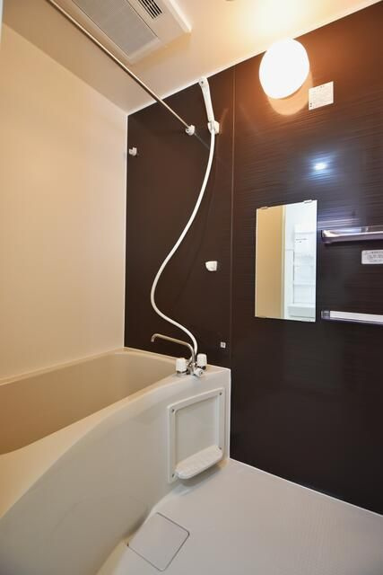 ＬＵＸＩＳ柳沢の浴室