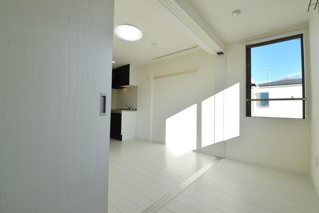 ＬＵＸＩＳ柳沢の洋室