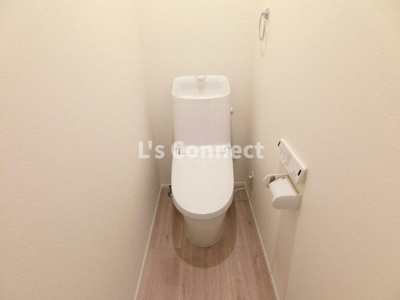 【トイレ】 | 新築・仙台前ルート | 温水洗浄便座付きのトイレ。