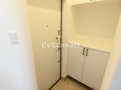 【玄関】 | 新築・仙台前ルート | 上下の下駄箱で靴も収納できます。