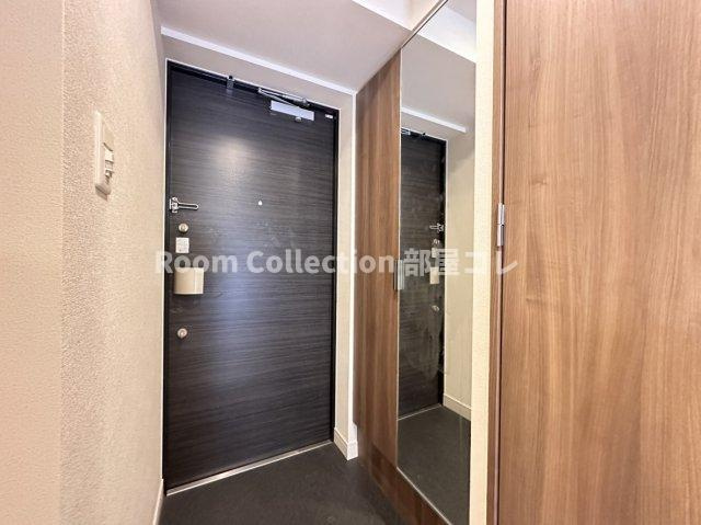 プレサンス金山デュアルの玄関