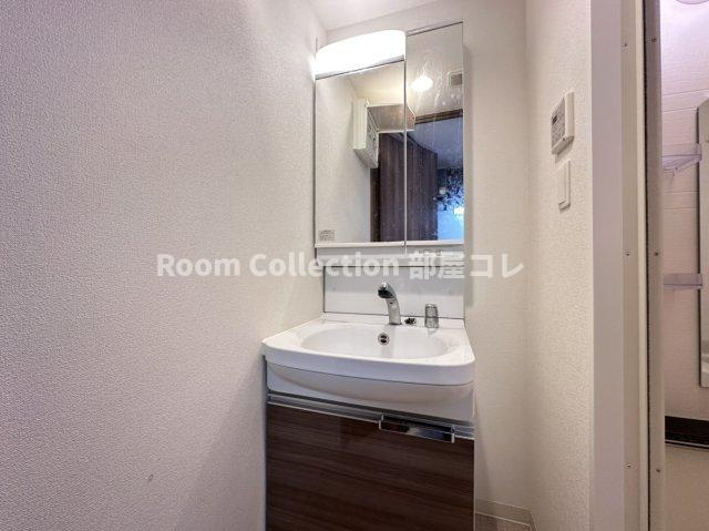 プレサンス金山デュアルの洗面所