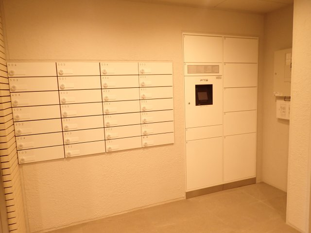 LUORE城西のエントランス