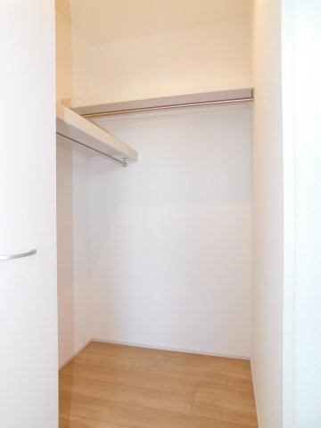 名古屋市港区藤高１丁目の新築一戸建の収納|◇大容量ウォークインクローゼット◇　　大きな荷物もしっかり収納できます！　