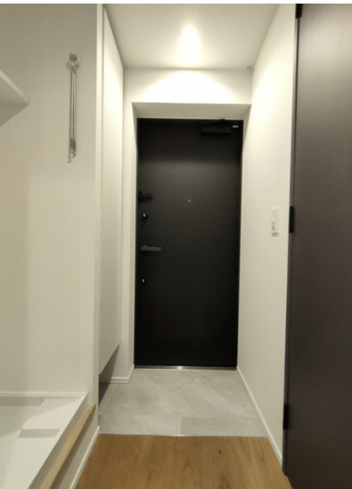 コンフォリア上目黒の玄関