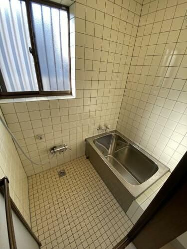 久米川ハウスの浴室