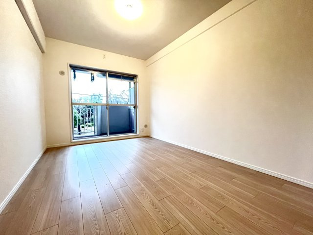 南港はなのまち住宅35号棟の洋室|ゆったりした洋室です