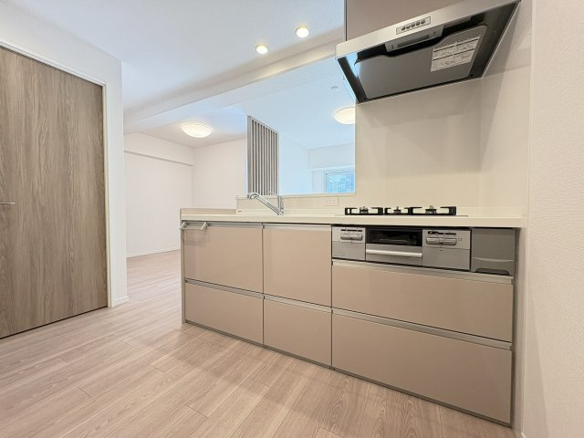 近鉄南港ガーデンハイツ21号棟のキッチン|キッチンでお料理をお楽しみください