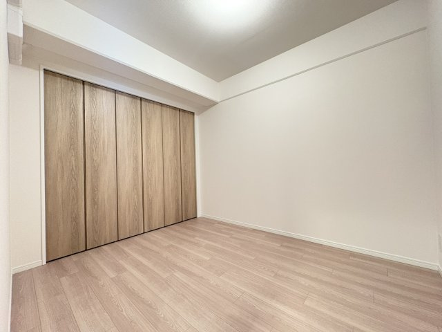 近鉄南港ガーデンハイツ21号棟の洋室|使い勝手のいい洋室です