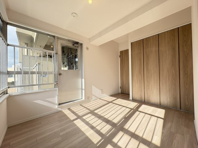 近鉄南港ガーデンハイツ21号棟の洋室|使い勝手のいい洋室です