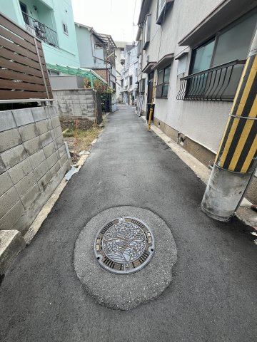 大阪市生野区勝山南一丁目　土地の前面道路含む現地写真