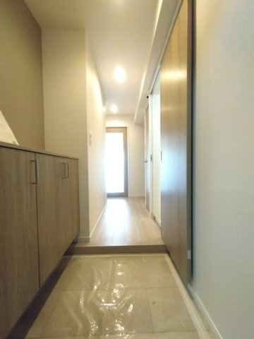 シャルム野中南公園の玄関|明るい玄関です