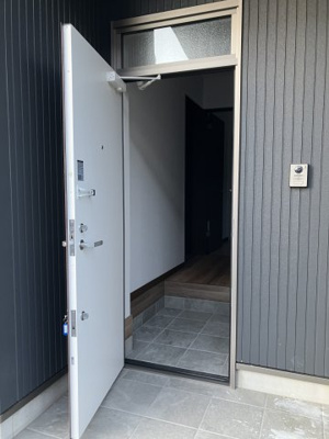 【玄関】 | Y ' s ガ ー デ ン