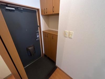 【玄関】 | ルミナスハイツ市川 | 玄関