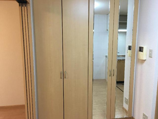 梅町マンションの洗面所|姿見付クローゼット