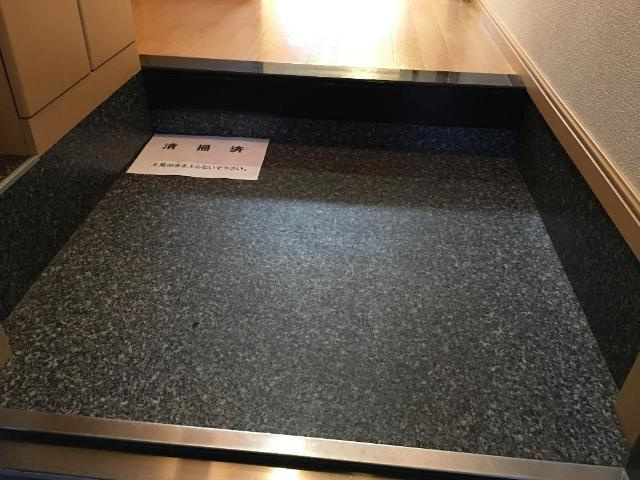 梅町マンションの内装|玄関