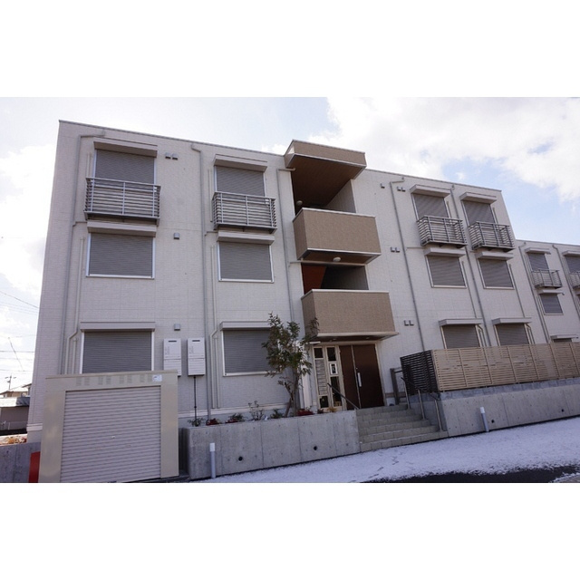 各務原市蘇原村雨町１丁目のアパート