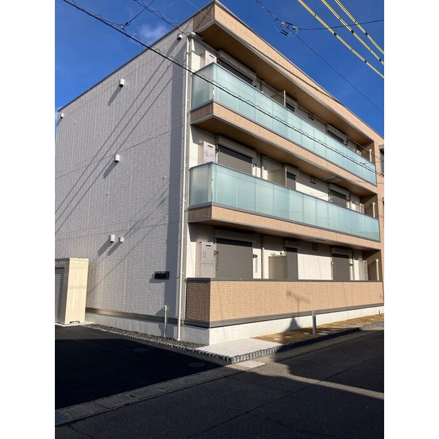 各務原市蘇原村雨町１丁目のアパートの外観