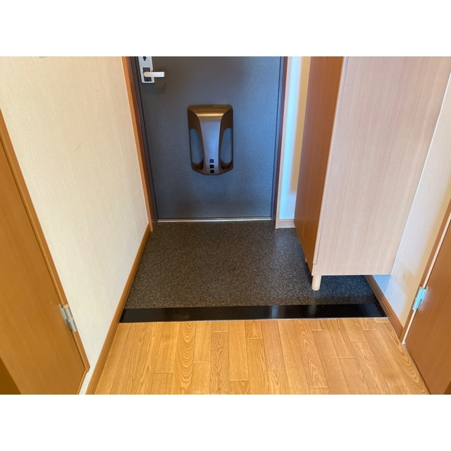 メゾン土貴野の玄関