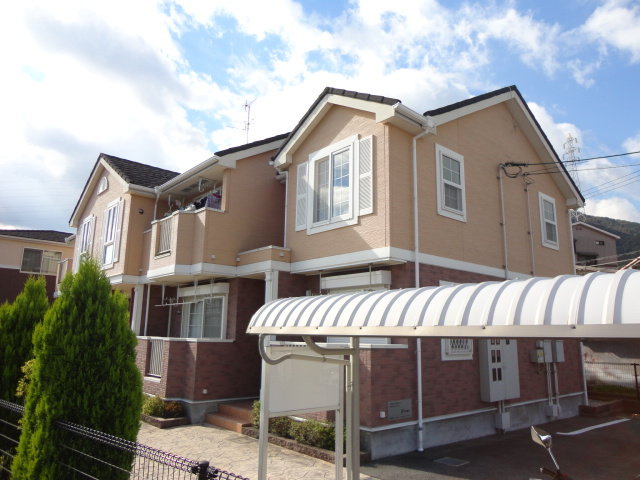 ブリアンアヴニール二上の外観