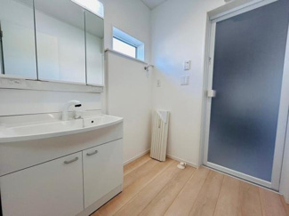 【独立洗面台】 | 写真は同社施工例です。