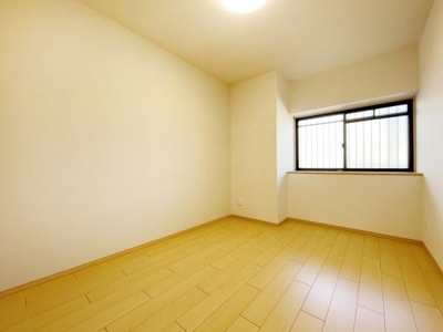 【洋室】 | APAガーデンコート鳳西壱番館 | 家族一人ひとりの大切なプライベート空間。趣味に合わせて使って頂けるようシンプルに仕上げてあります！