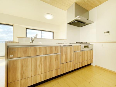【キッチン】 | APAガーデンコート鳳西壱番館 | 本を読みながら料理をしたり、家族とコミュニケーションを取りながら家事をしたり。毎日必ず使い、案外長い時間を過ごす場所だからこそ妥協したくない部分ですね♪