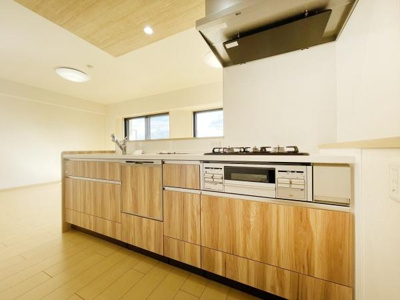 【キッチン】 | APAガーデンコート鳳西壱番館 | ご夫婦や親子での料理をする時間が楽しくなる使い勝手の良い、広いワークトップ♪