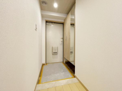 【玄関】 | APAガーデンコート鳳西壱番館 | シュークロークもあるので、靴がたくさんあっても安心！気持ちの良い朝は、毎日ここからスタートしていきます♪