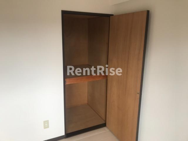 ロベリア山崎の洋室|収納（洋室南）