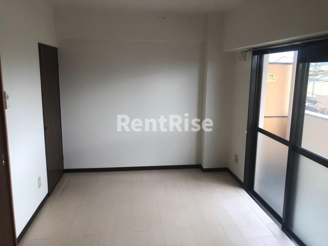 ロベリア山崎の洋室|洋室（南）