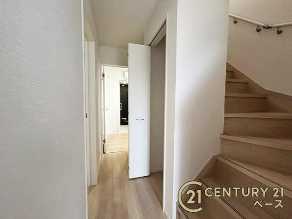 クレイドルガーデン龍田 １号棟 ／新築一戸建の内装|■こちらは玄関から見た廊下部分です！あるとうれしい収納ございます！