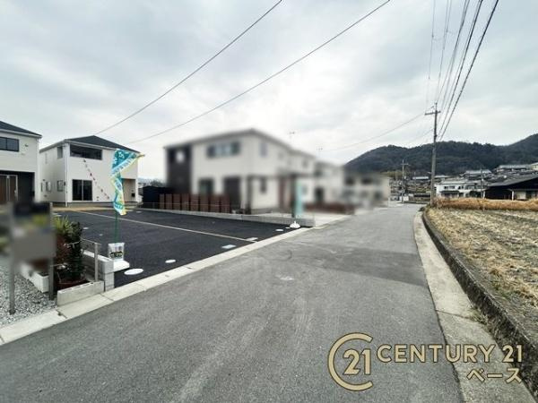 クレイドルガーデン龍田 １号棟 ／新築一戸建の前面道路含む現地写真|■現地撮影写真■敷地と道路の高低差が少なく駐車もスムーズです！