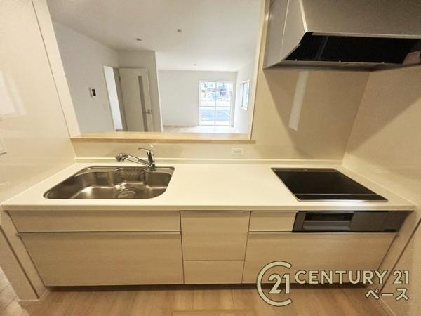 クレイドルガーデン龍田 １号棟 ／新築一戸建のキッチン|■家族とのコミュニケーションがとりやすい人気のカウンターキッチン！