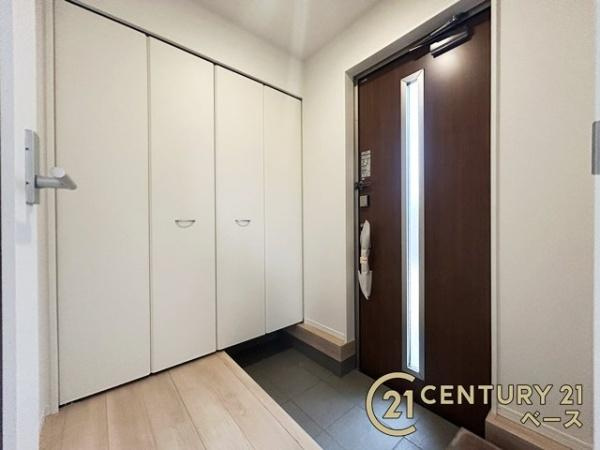 クレイドルガーデン龍田 ２号棟 ／新築一戸建の玄関|■玄関には大容量収納スペースを完備！■