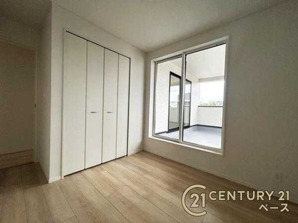 クレイドルガーデン龍田 ２号棟 ／新築一戸建の洋室|■バルコニーに面した開放感のあるお部屋です！