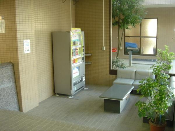 ネオシティ岡崎弐番館のエントランス