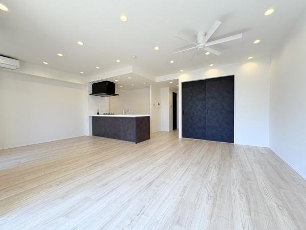 レイディアント横濱ユーロヒルズの居間・リビング