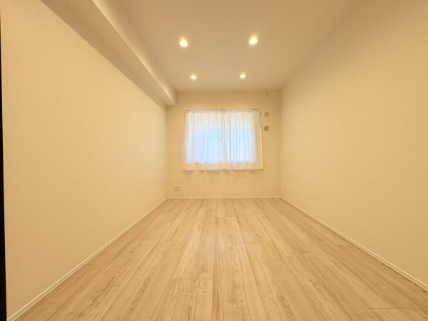 レイディアント横濱ユーロヒルズの洋室